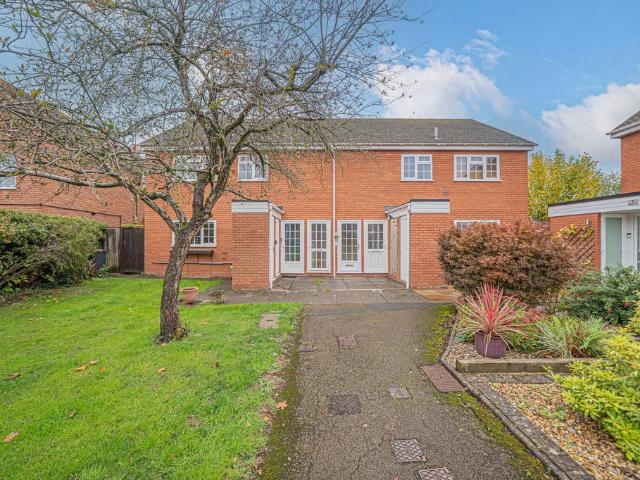 1 bedroom maisonette for sale