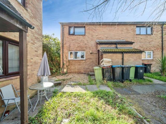 1 bedroom maisonette for sale