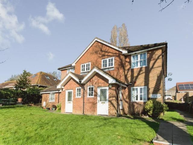 1 bedroom maisonette for sale
