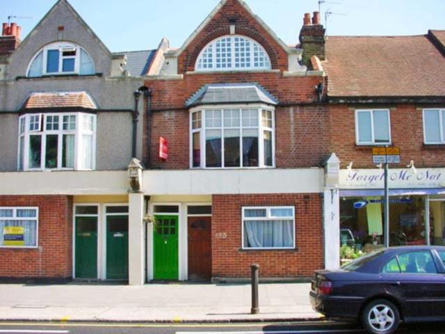 1 bedroom maisonette for sale