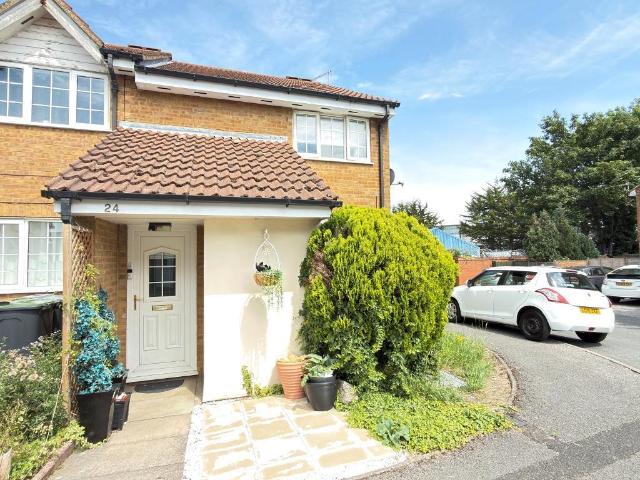 1 bedroom maisonette for sale
