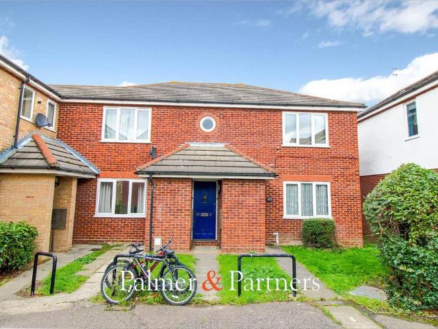 1 bedroom maisonette for sale