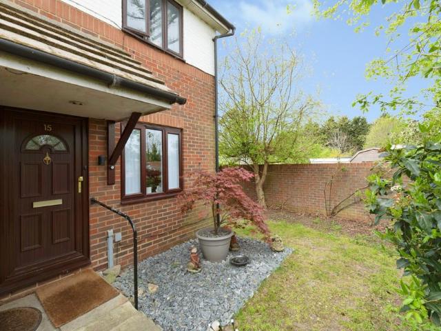 1 bedroom maisonette for sale
