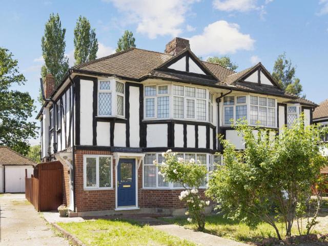 1 bedroom maisonette for sale