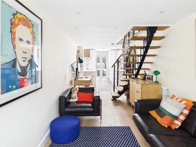 1 bedroom maisonette for sale