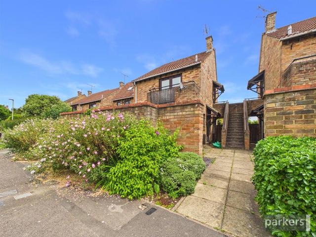 1 bedroom maisonette for sale