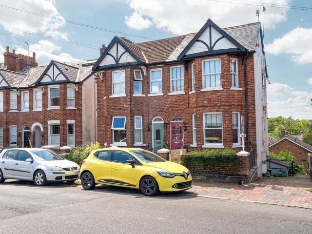 1 bedroom maisonette for sale