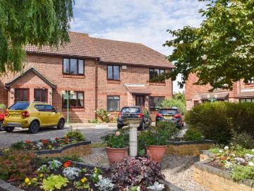 1 bedroom maisonette for sale