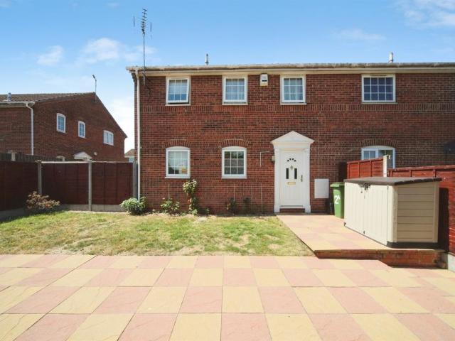 1 bedroom maisonette for sale