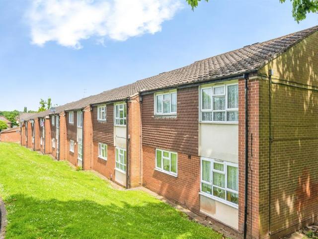 1 bedroom maisonette for sale