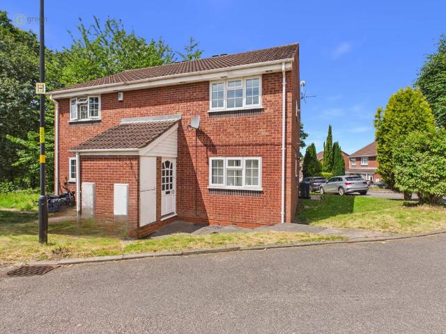 1 bedroom maisonette for sale