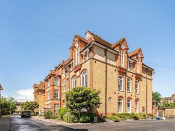 1 bedroom maisonette for sale