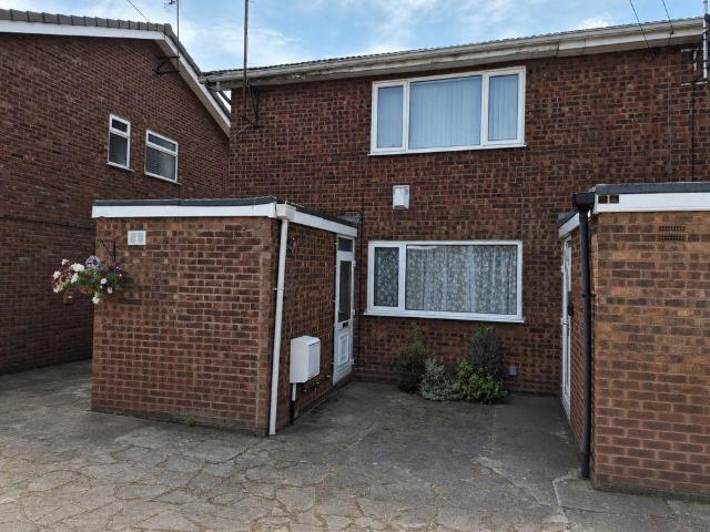 1 bedroom maisonette for sale