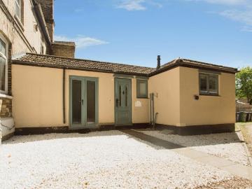 1 bedroom maisonette for sale