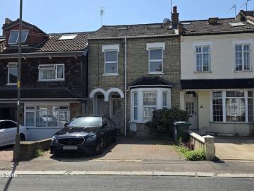 1 bedroom maisonette for sale