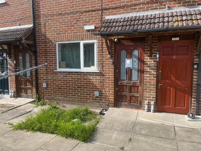 1 bedroom maisonette for sale