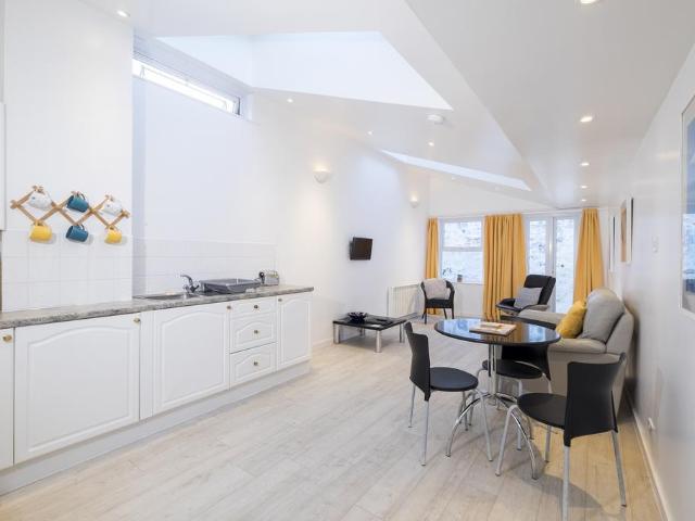 1 bedroom maisonette for sale