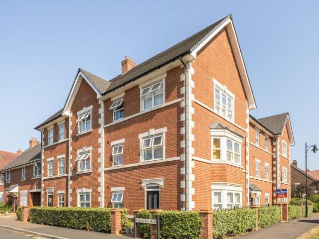 1 bedroom maisonette for sale