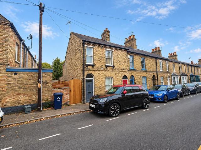 1 bedroom maisonette for sale