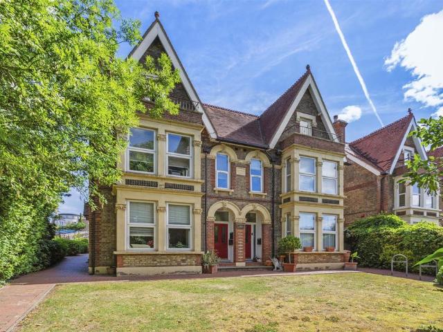 1 bedroom maisonette for sale