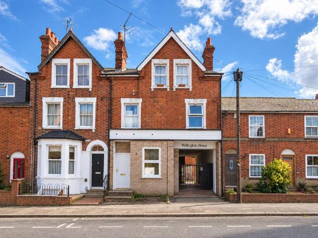 1 bedroom maisonette for sale