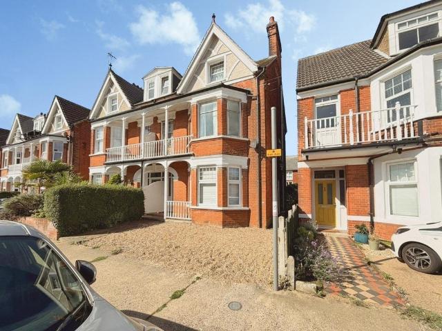 1 bedroom maisonette for sale