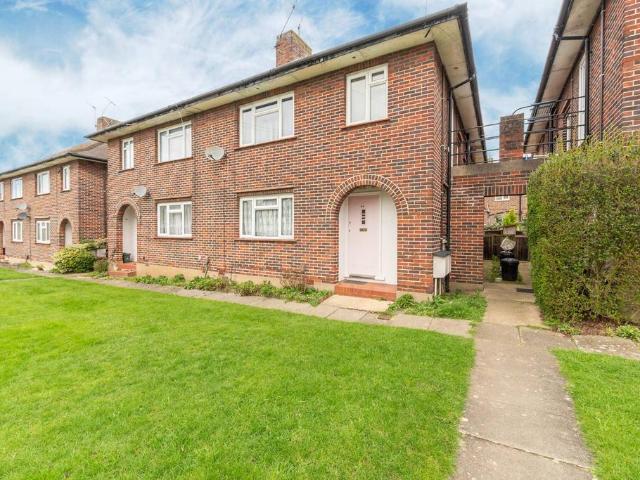 1 bedroom maisonette for sale