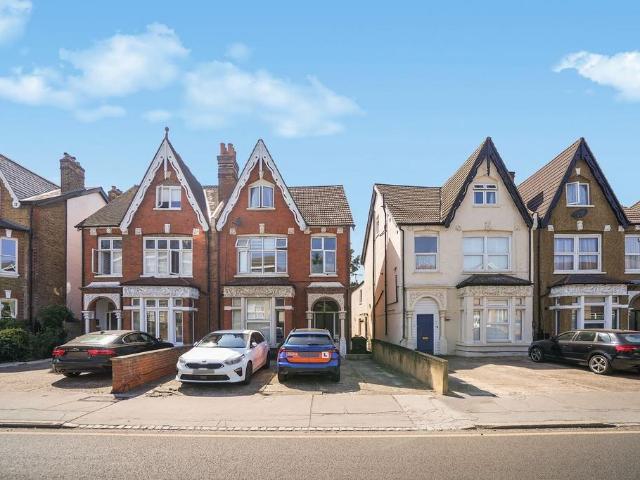 1 bedroom maisonette for sale