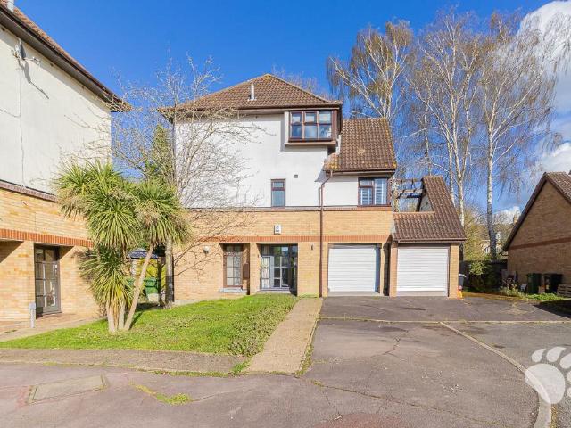 1 bedroom maisonette for sale