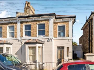 1 bedroom maisonette for sale