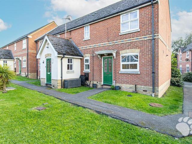 1 bedroom maisonette for sale