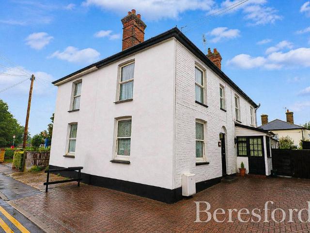 1 bedroom maisonette for sale