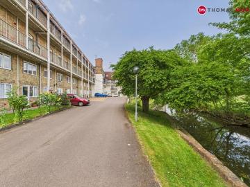 1 bedroom maisonette for sale