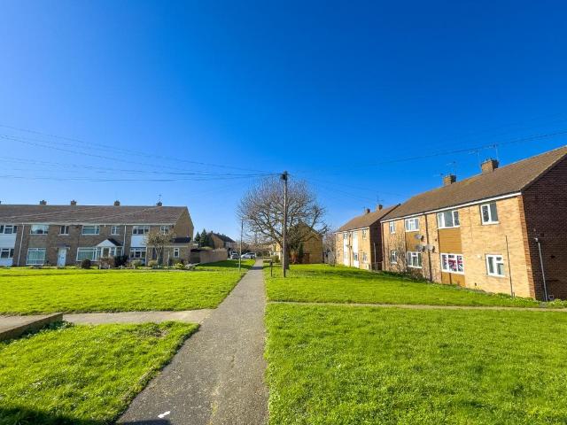 1 bedroom maisonette for sale
