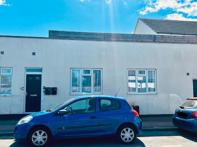 1 bedroom maisonette for sale