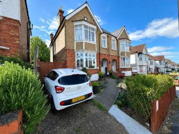 1 bedroom maisonette for sale