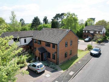 1 bedroom maisonette for sale