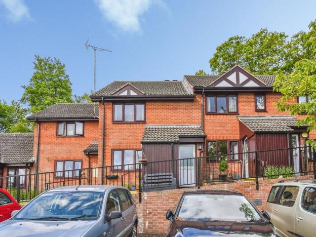 1 bedroom maisonette for sale