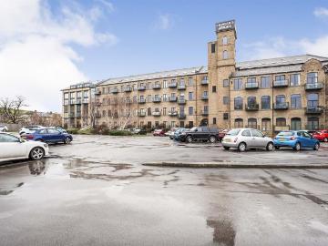 1 bedroom maisonette for sale