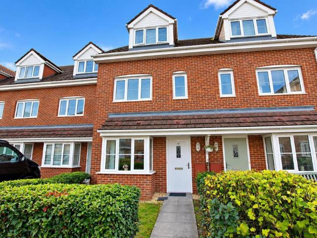 1 bedroom maisonette for sale