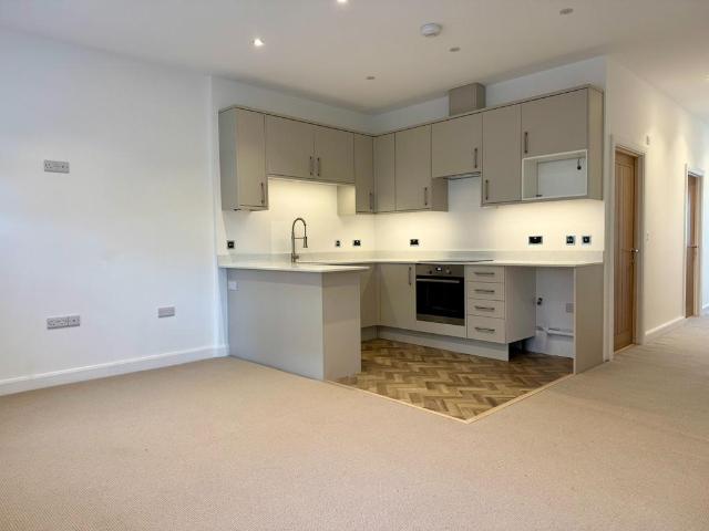 1 bedroom maisonette for sale