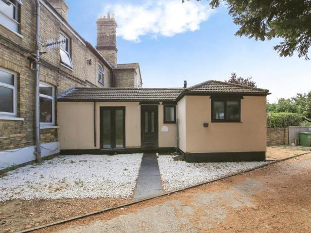 1 bedroom maisonette for sale