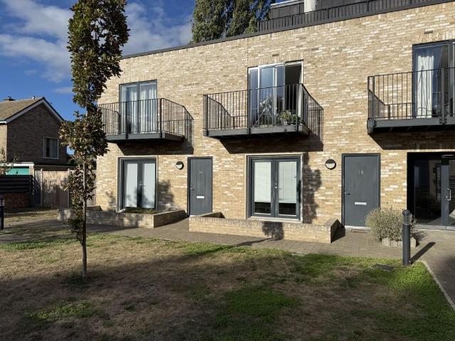 1 bedroom maisonette for sale