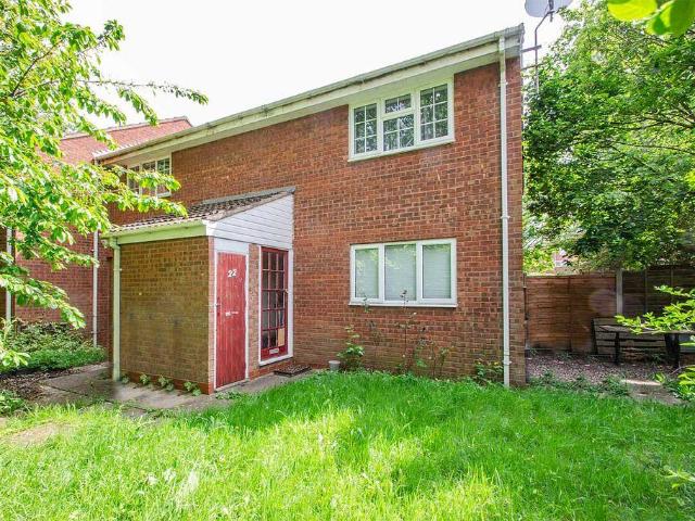1 bedroom maisonette for sale