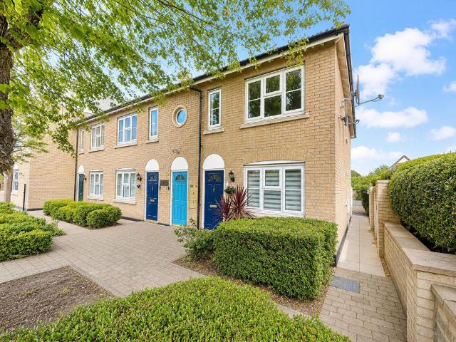 1 bedroom maisonette for sale