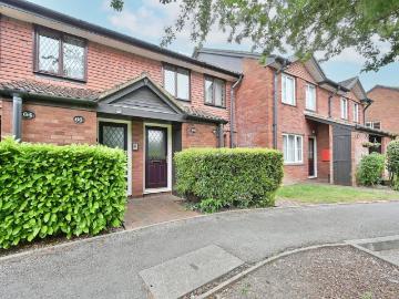 1 bedroom maisonette for sale
