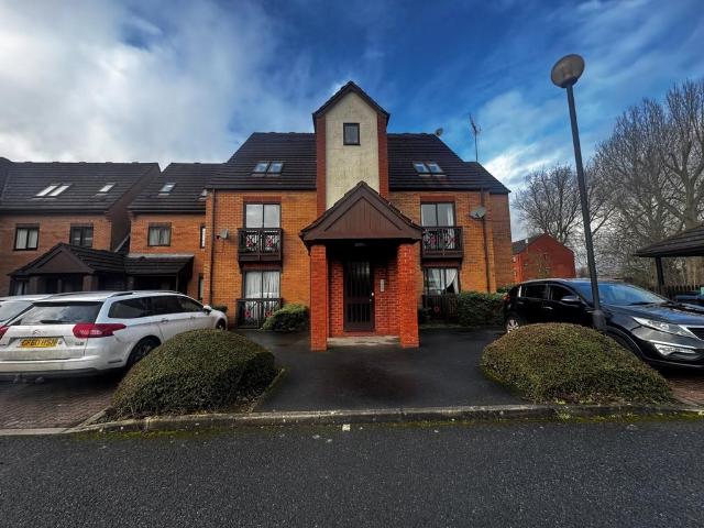 1 bedroom maisonette for sale