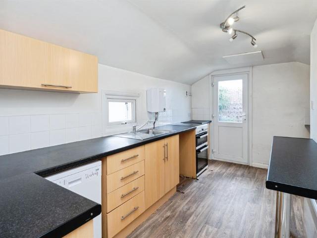 1 bedroom maisonette for sale
