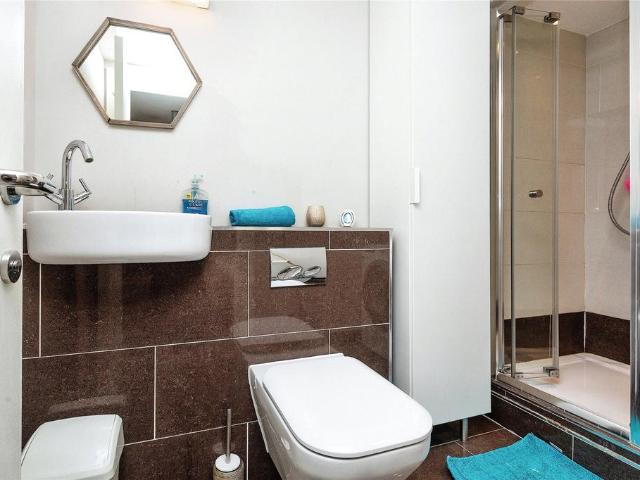 1 bedroom maisonette for sale