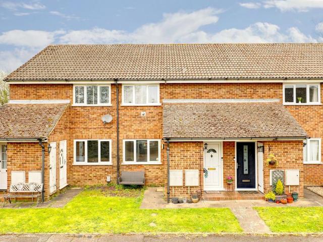 1 bedroom maisonette for sale